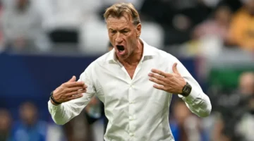 أول ظهور لهوساوي.. رينارد ينتقد مشاركة صفقة الهلال الجديدة كلاعب بديل أمام الفيحاء